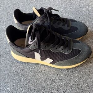 Veja Rio Branco Women's Sneaker